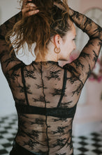 Charger l'image dans la galerie, Haut Manches Longues en Dentelle Noire