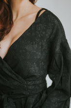 Charger l'image dans la galerie, Chemisier Jacquard Noir