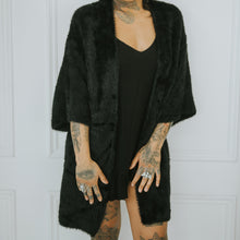 Charger l'image dans la galerie, Cardigan en faux mohair - Noir