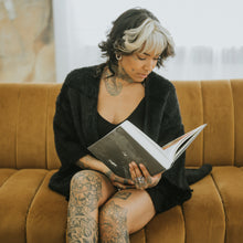 Charger l'image dans la galerie, Cardigan en faux mohair - Noir